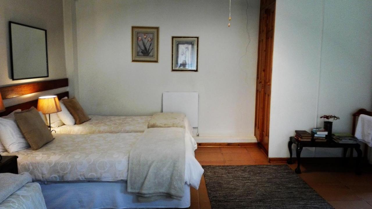 The Riverhouse Guesthouse เอสต์คอร์ท ภายนอก รูปภาพ